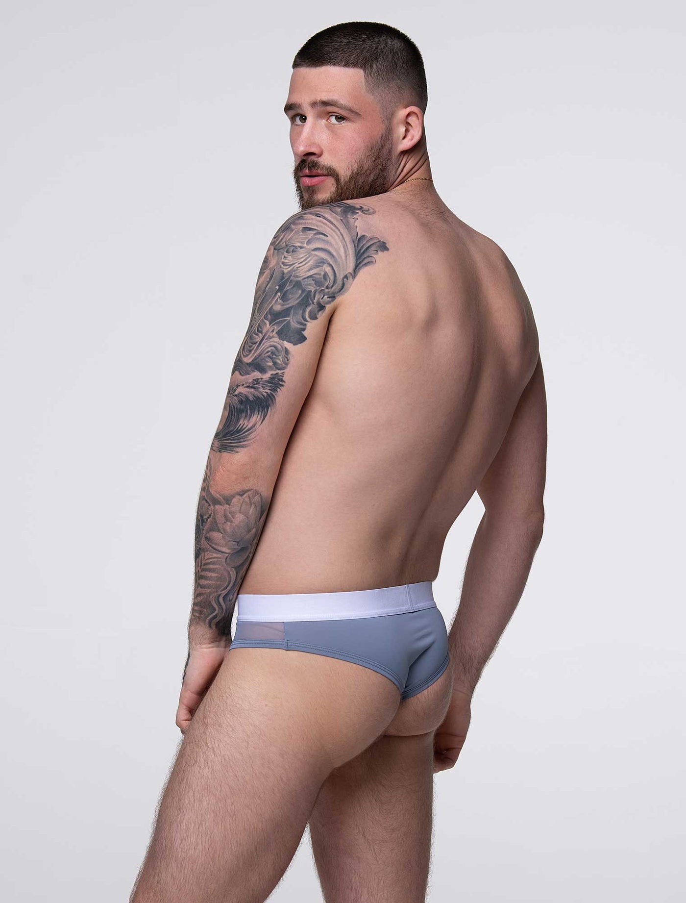 Mens Curved Mesh Thongs - Blue